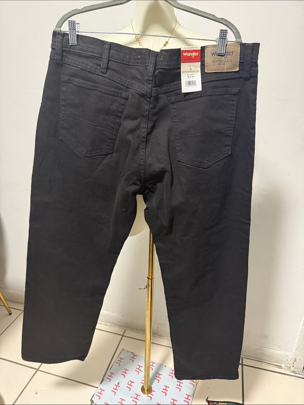 Wrangler Relaxed Fit Men's Jeans in Black